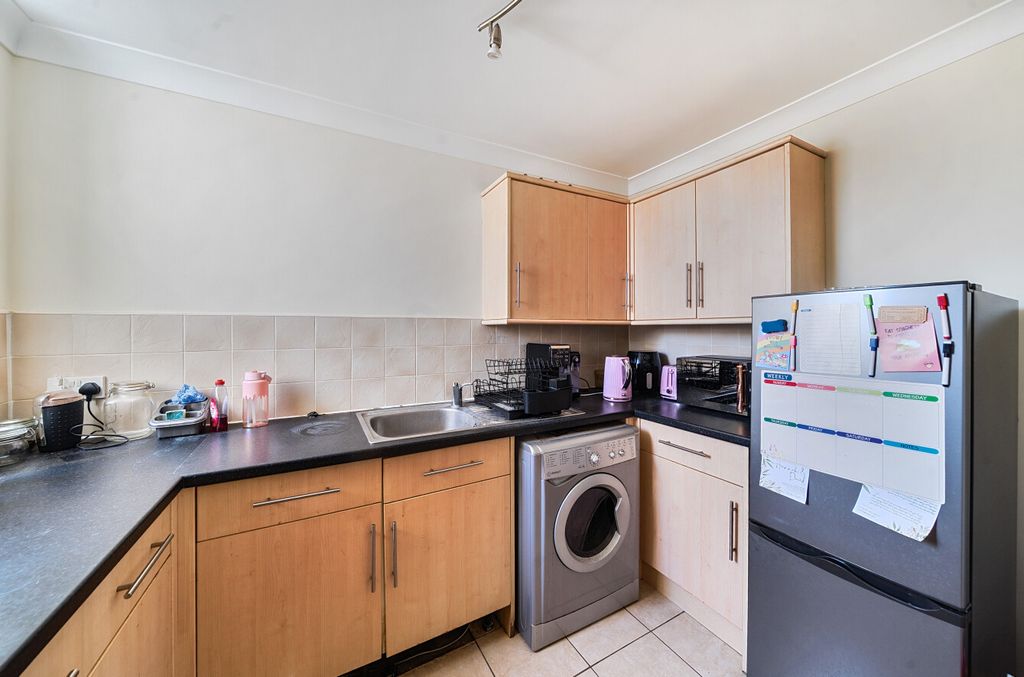 Property photo 2 of 12 1311982-10-685449...