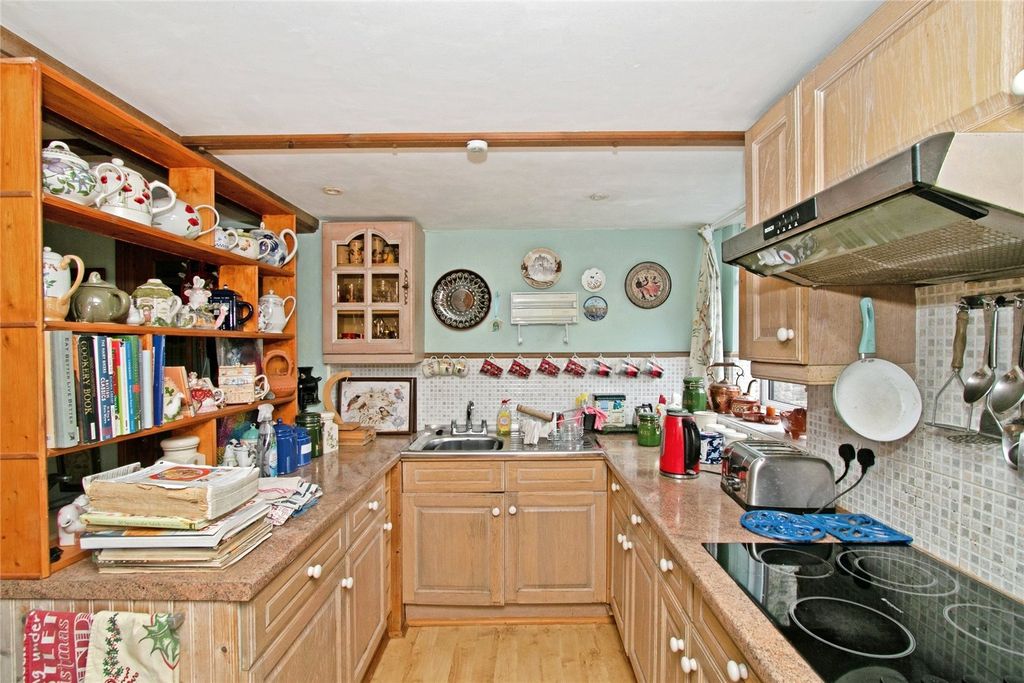Property photo 3 of 15 Kitchen
