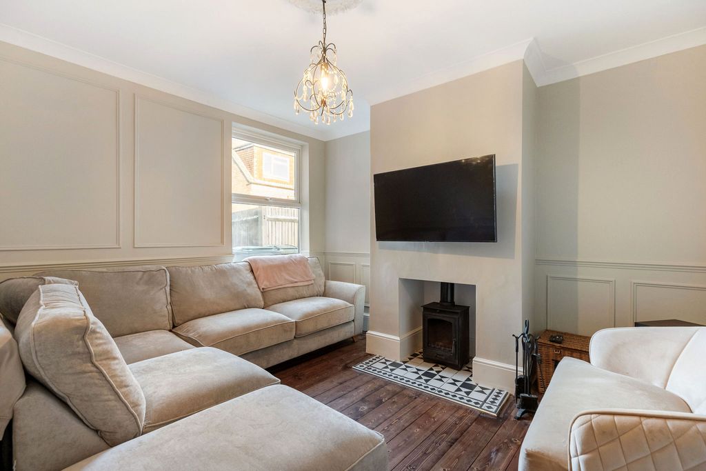 Property photo 3 of 16 R6M23879-Hdr