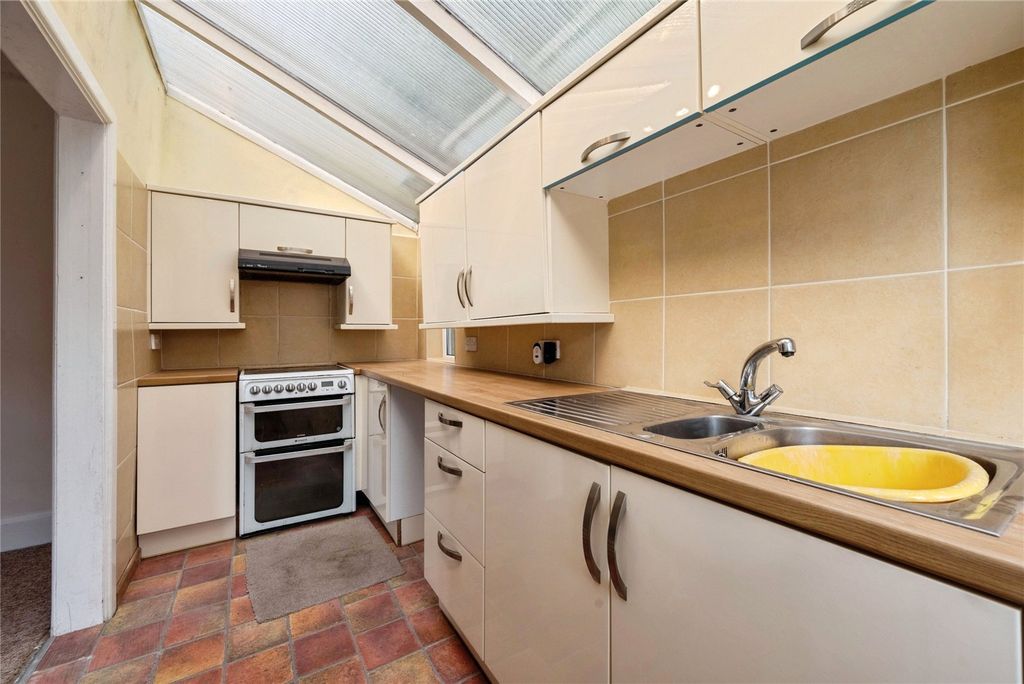 Property photo 2 of 16 Picture No. 10