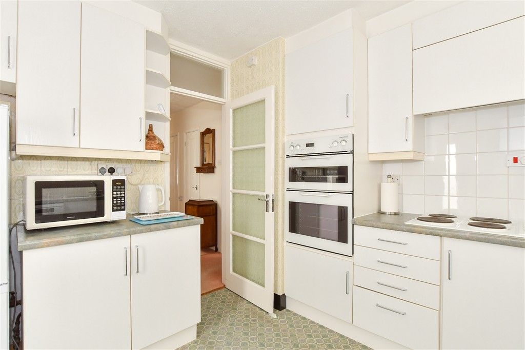 Property photo 3 of 16 Kitchen