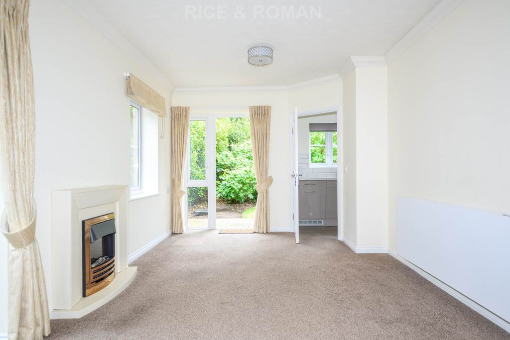 Property photo 2 of 13