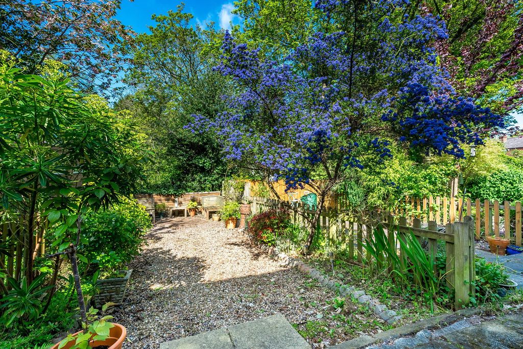 Property photo 3 of 12