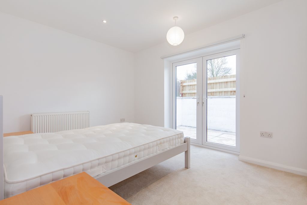 Property photo 2 of 10 Photo 02