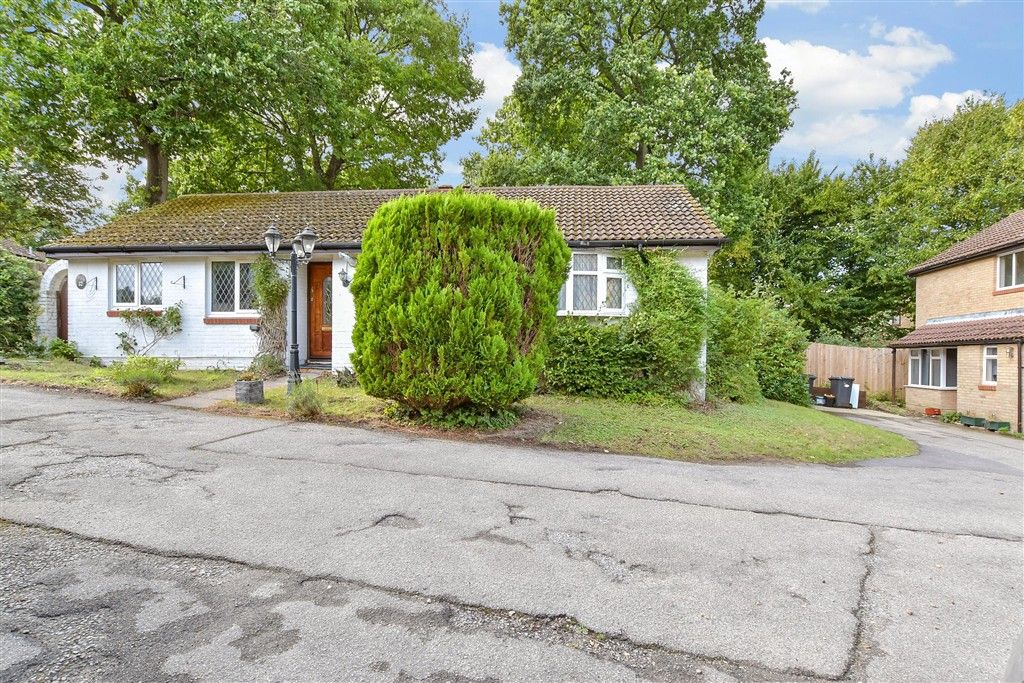 Property photo 1 of 12 External (Brochure)