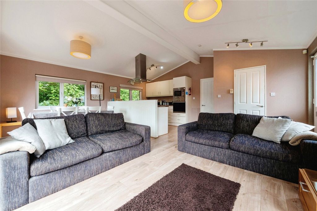 Property photo 2 of 17 Picture No. 07