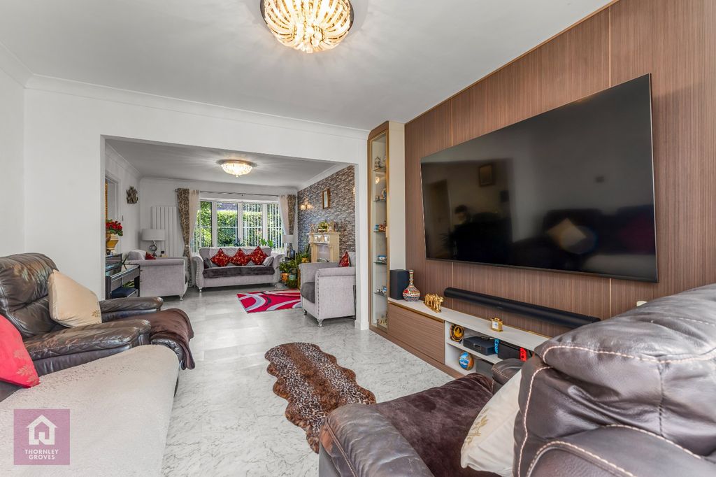 Property photo 3 of 38 Picture No. 07