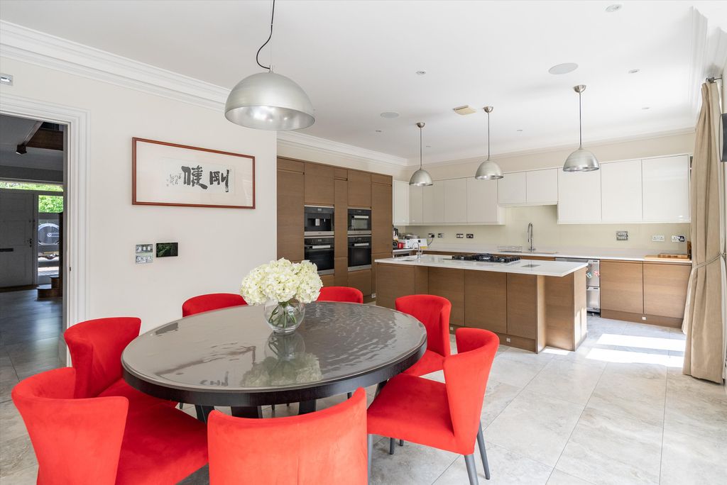 Property photo 3 of 24 Image