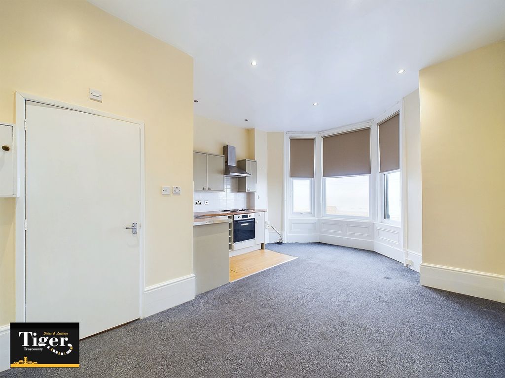 Property photo 2 of 8 Cam02176G0-Pr0444-Still001