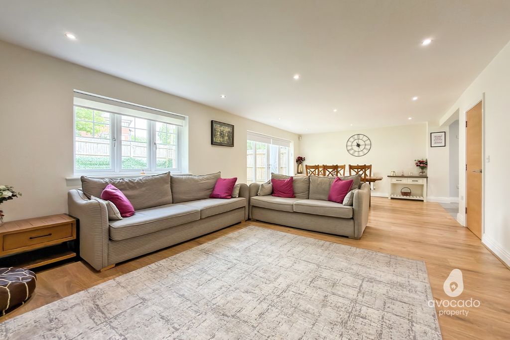 Property photo 2 of 17 5220764