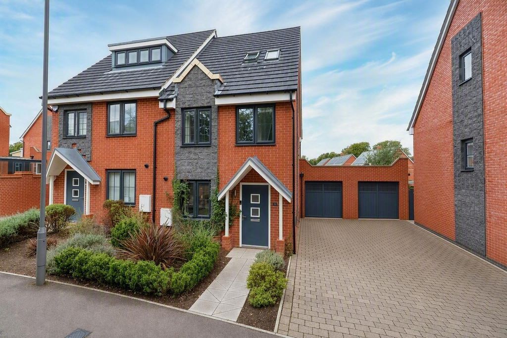 Property photo 1 of 18 Picture No. 02