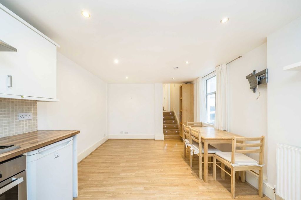 Property photo 2 of 5