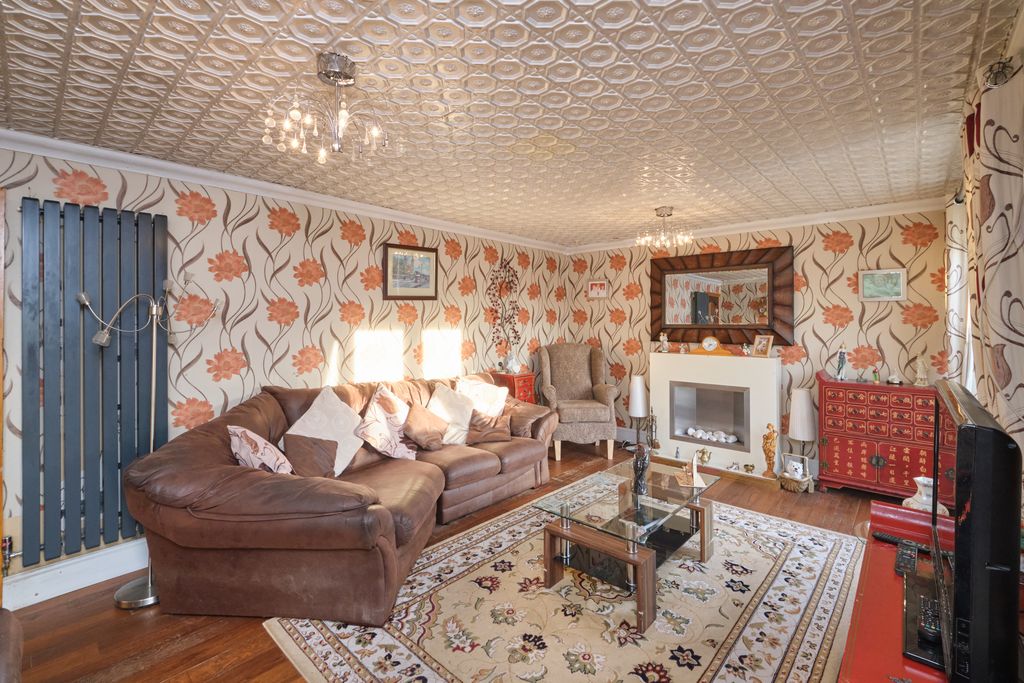 Property photo 3 of 33 36 Sumburgh Croft-18589