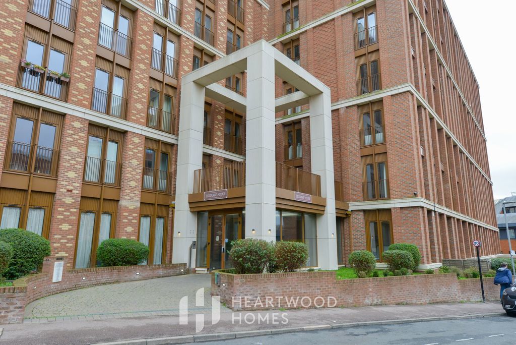 Property photo 2 of 17