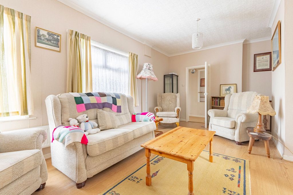 Property photo 3 of 13