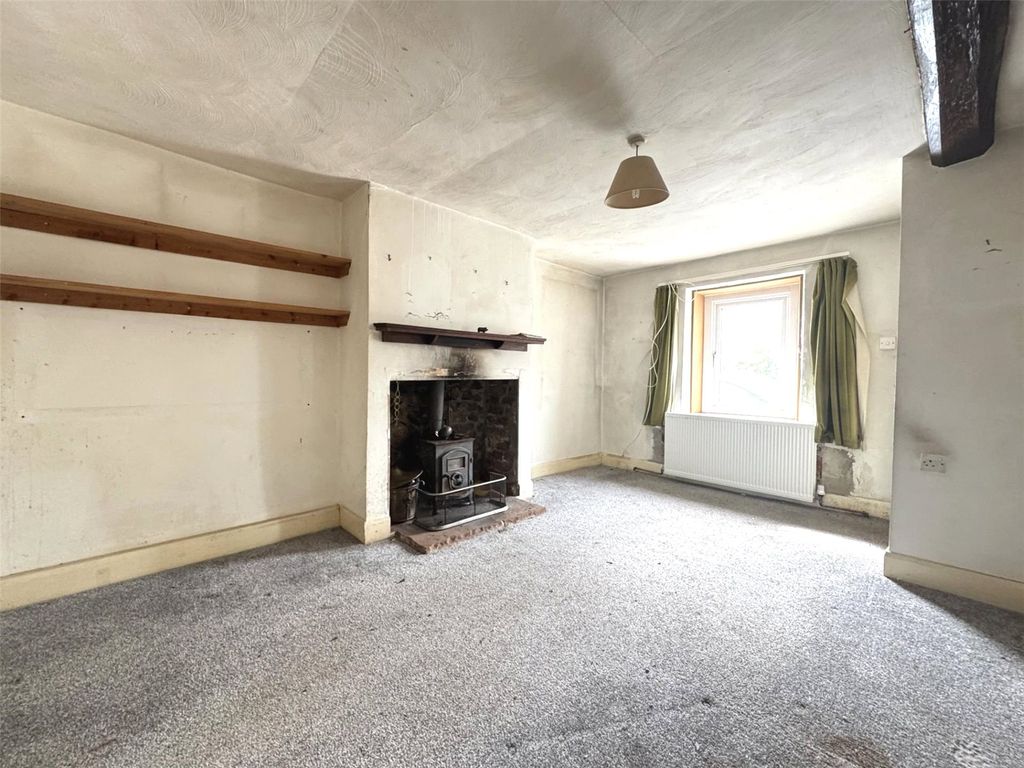 Property photo 3 of 18 Living Room