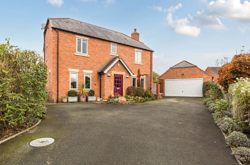 Property photo 1 of 22 1370683-35-68F8B7...