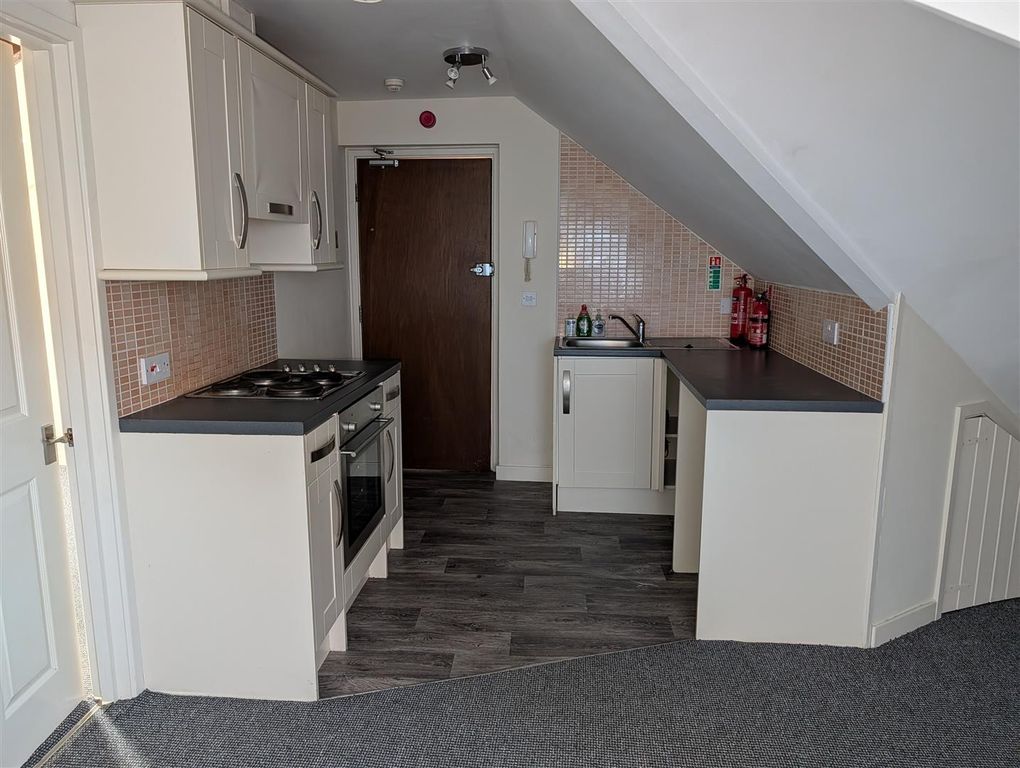 Property photo 3 of 8 Pxl_20260427_154858886.Jpg