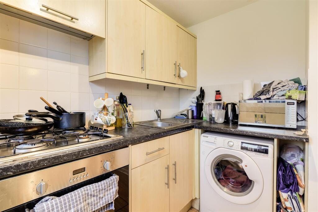 Property photo 2 of 11