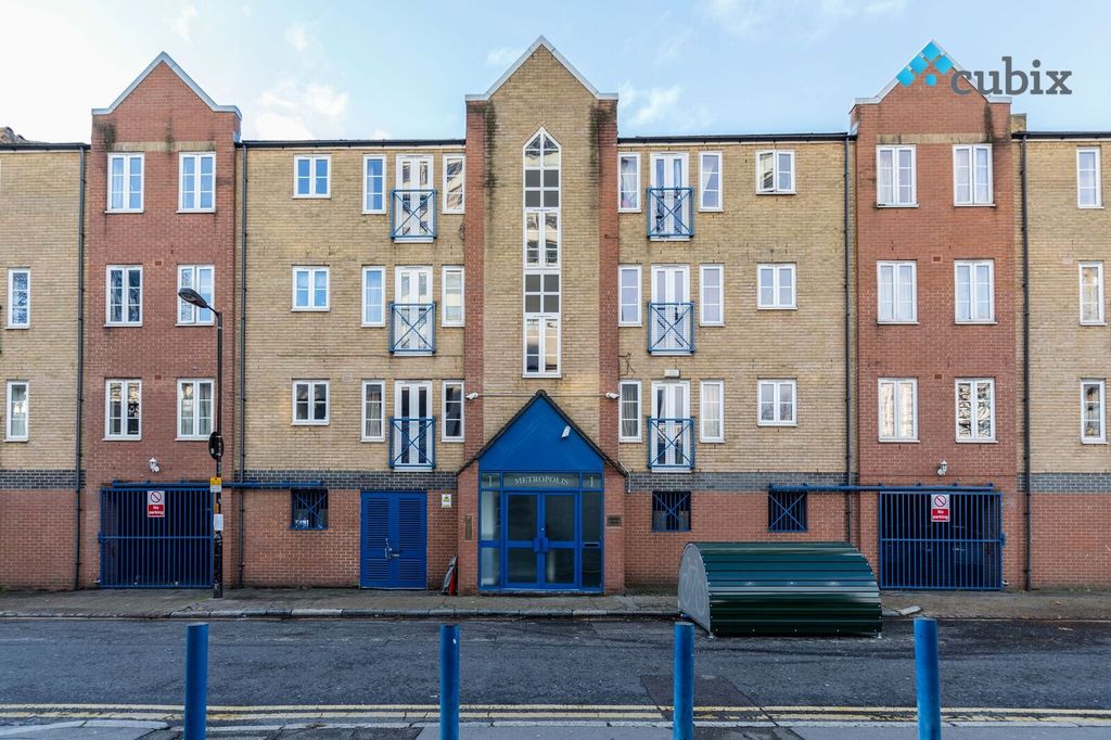 Property photo 2 of 29