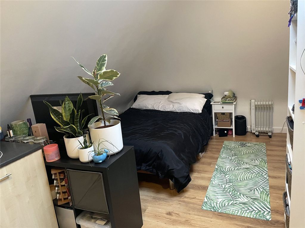 Property photo 2 of 5 Picture No. 10