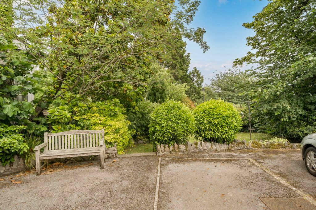Additional image 9 of 2 bed flat for saleLethbridge Court, Courtenay Park Road, Newton Abbot TQ12
