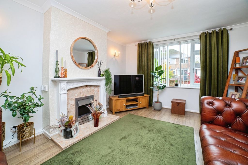 Property photo 3 of 17 Photo