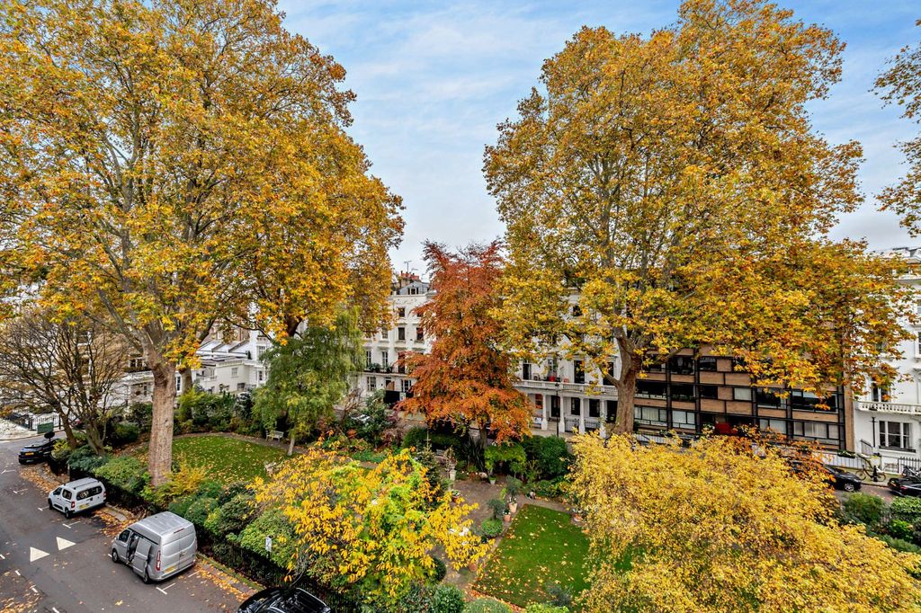 Property photo 1 of 9 Ovington Gardens