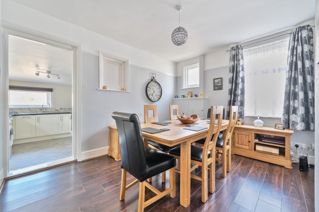 Property photo 2 of 11 Picture No. 03