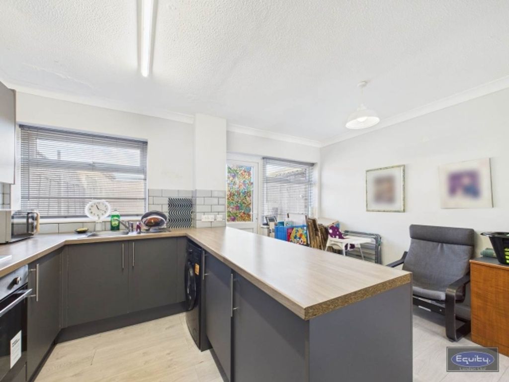 Property photo 2 of 16 Kitchen