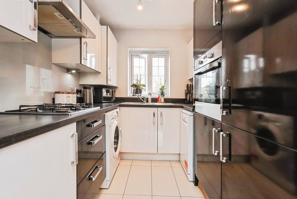 Property photo 3 of 15 Photo