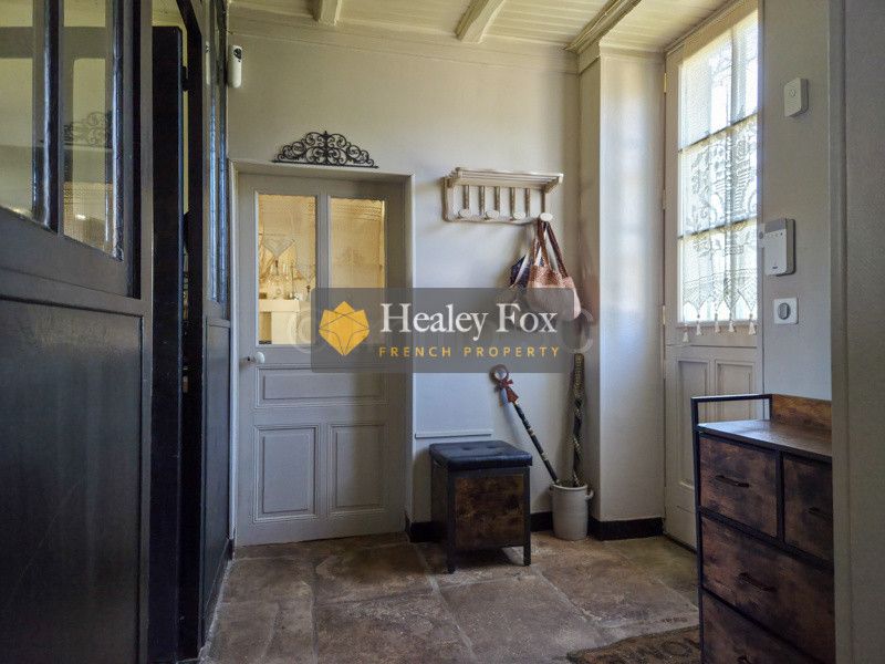 Property photo 2 of 34 Photo_B844F646E37B542F65607ce83d876c63