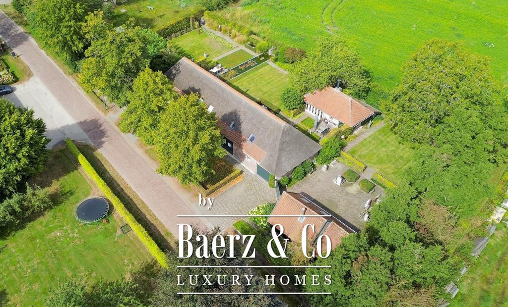 Property photo 1 of 118