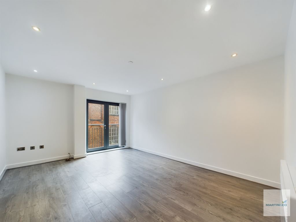 Property photo 1 of 12 Cam03394G0-Pr0126-Still007