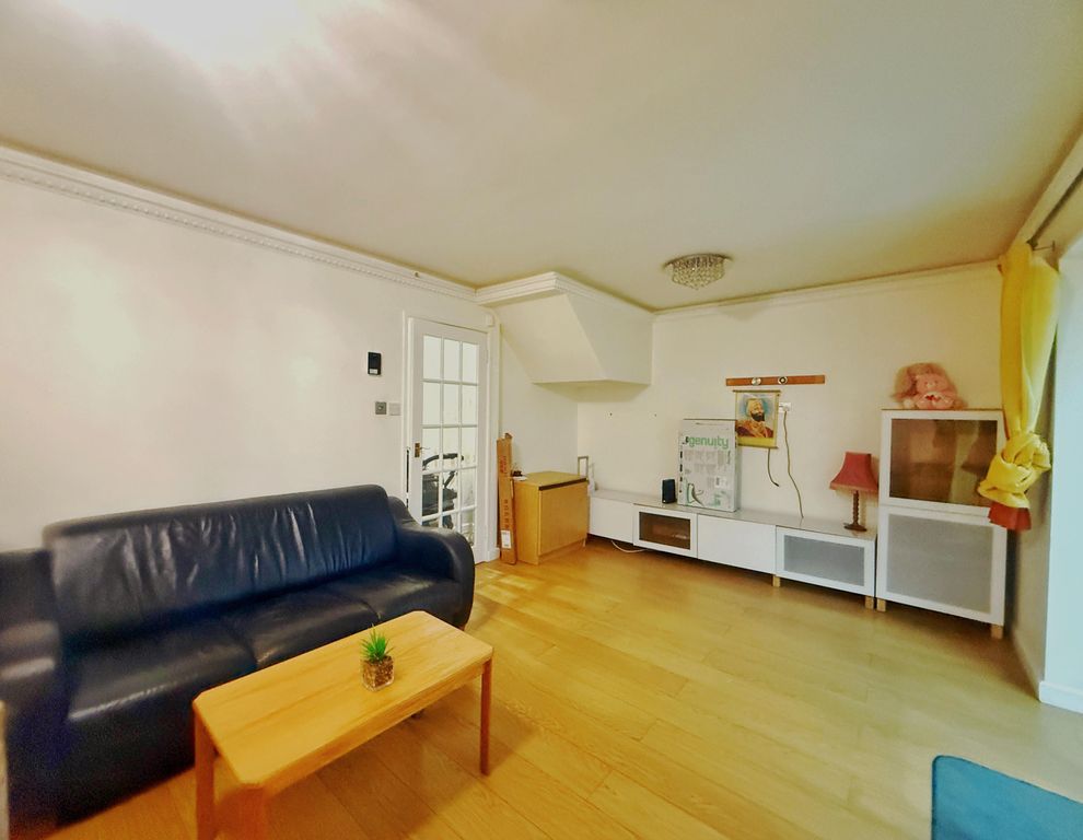Property photo 2 of 21