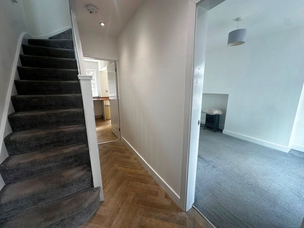 Property photo 2 of 14 Picture No. 33