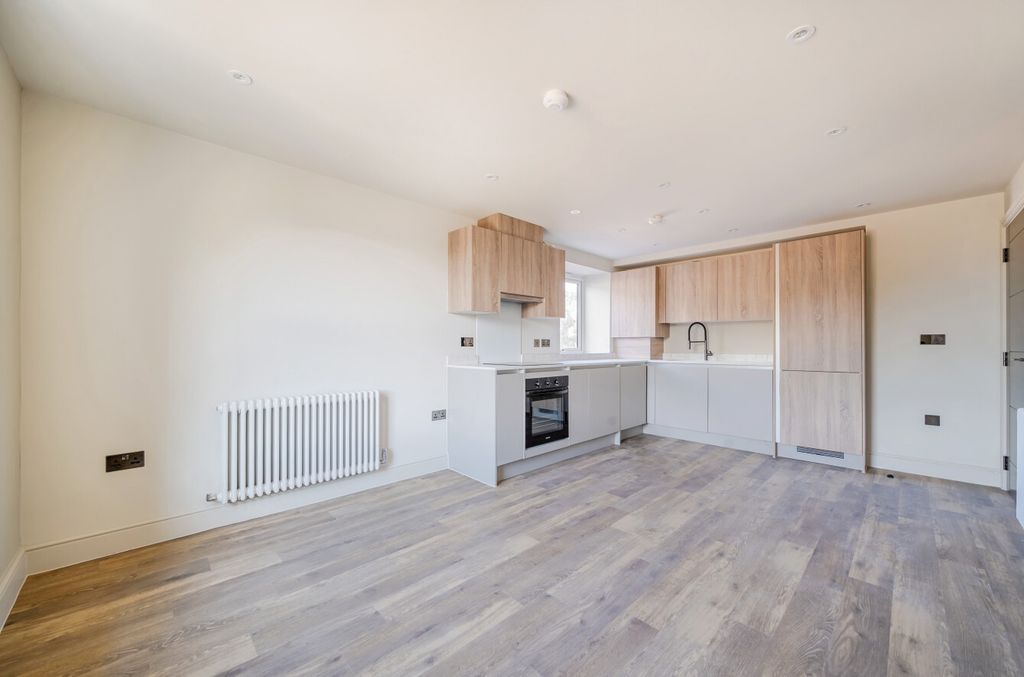 Property photo 3 of 12 1494861-3-6A57480...