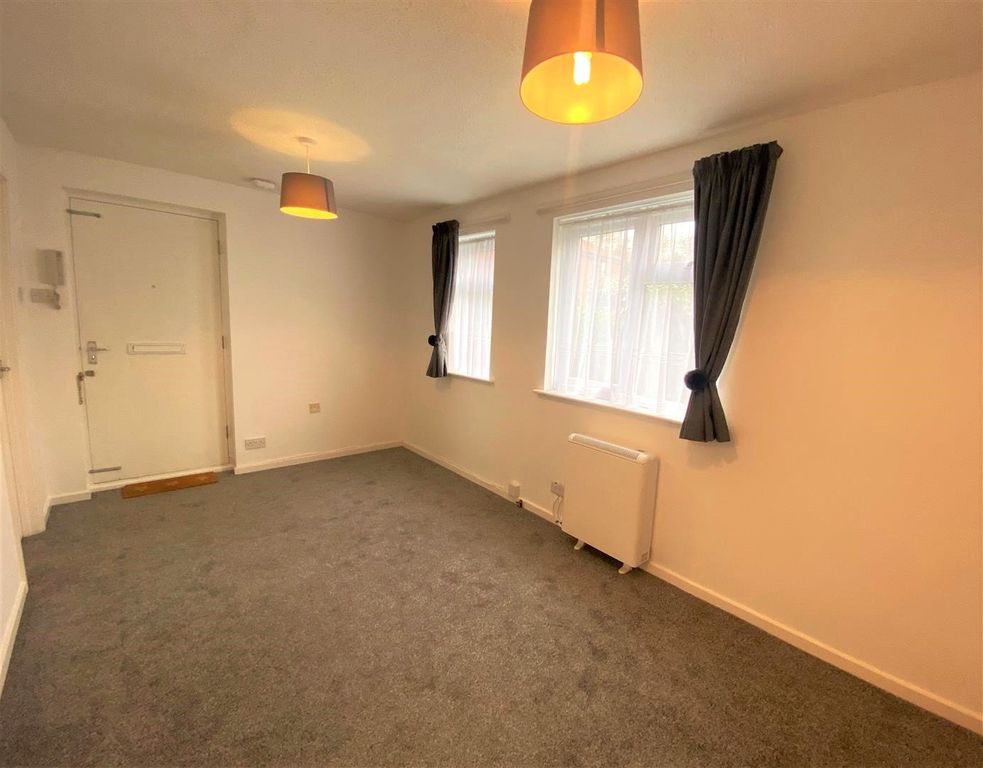 Property photo 3 of 8 Picture No. 06