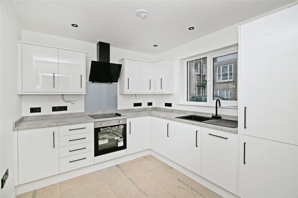 Property photo 2 of 16 Picture No. 03