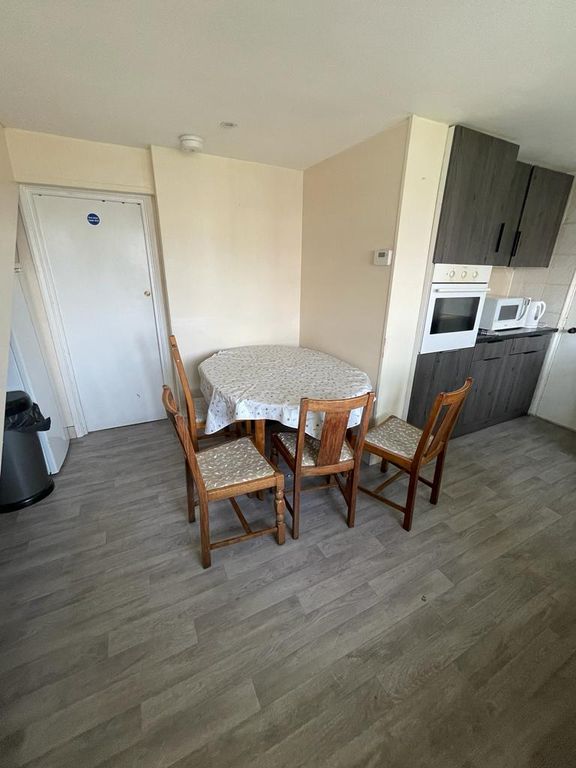 Property photo 3 of 9 Kitchen Diner