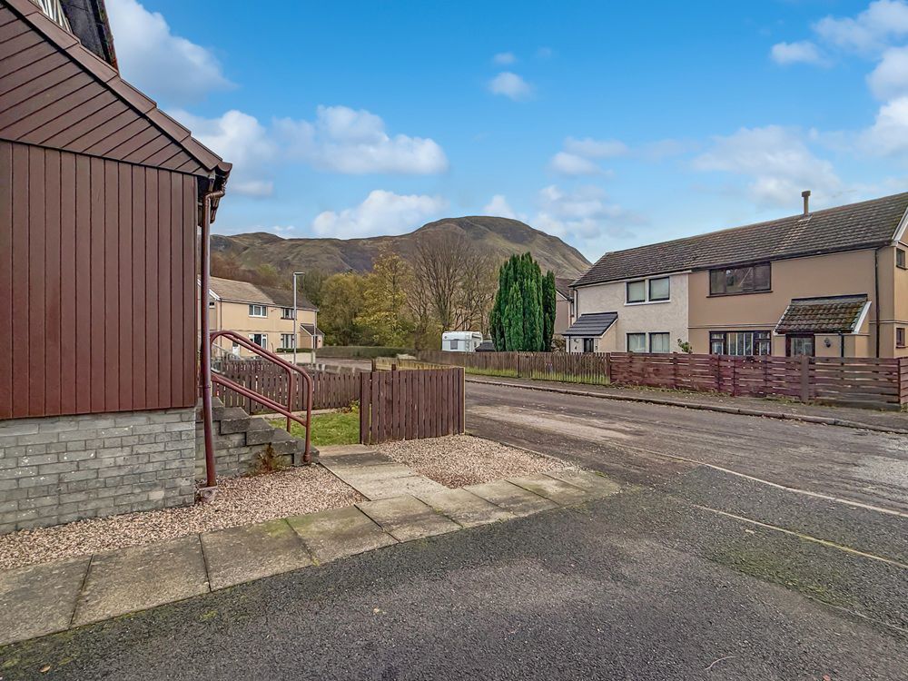 Property photo 3 of 36