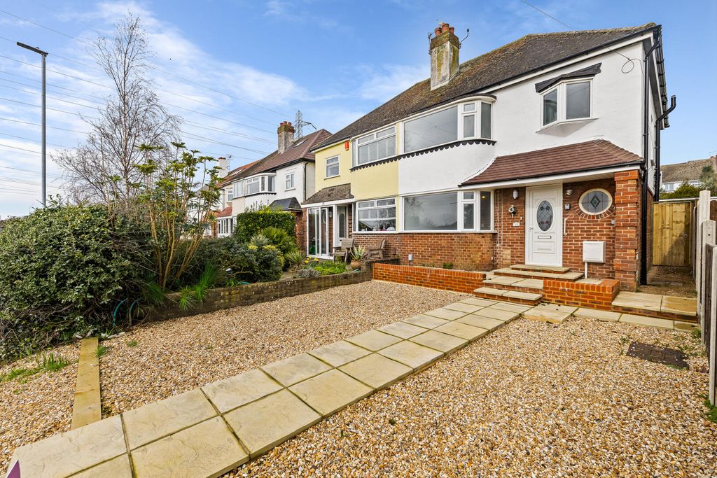 Property photo 1 of 16 Front (Exterior)