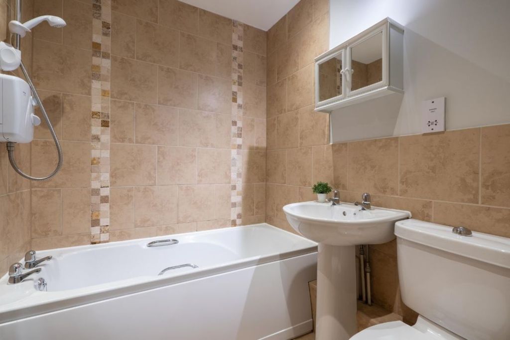 Property photo 3 of 5 Syf1 - Studio