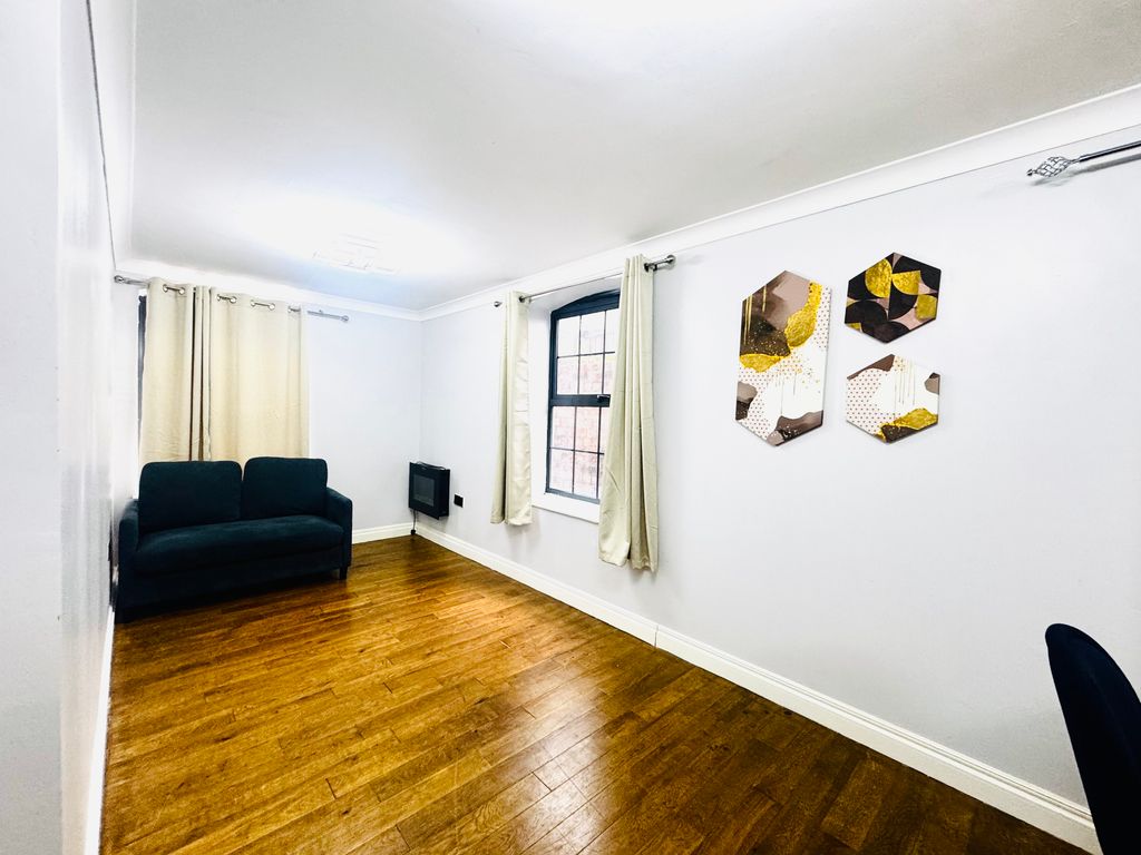 Property photo 2 of 10 Image