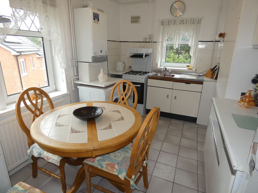 Property photo 3 of 9 Kitchen-Diner