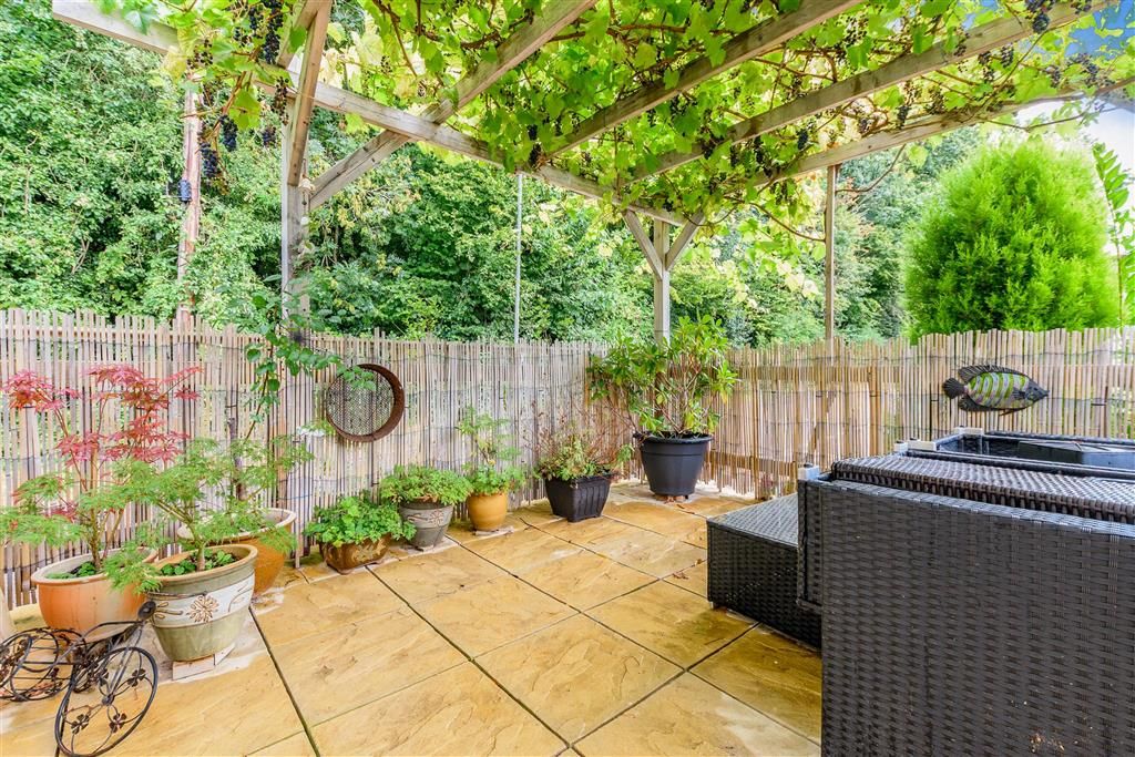 Property photo 2 of 11 Patio / Decking