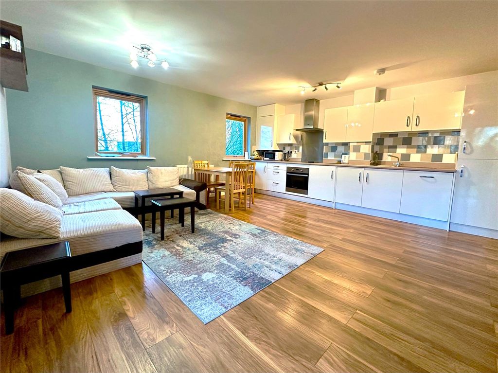 Property photo 2 of 15 Picture No. 37