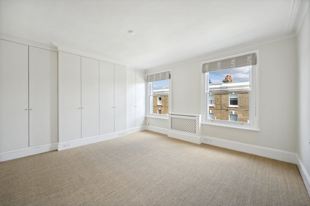 Property photo 2 of 16 Master Bedroom