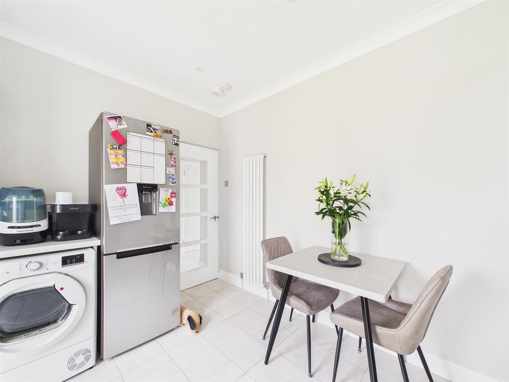 Additional image 4 of 2 bed flat for sale23A Murray Crescent, Perth PH2