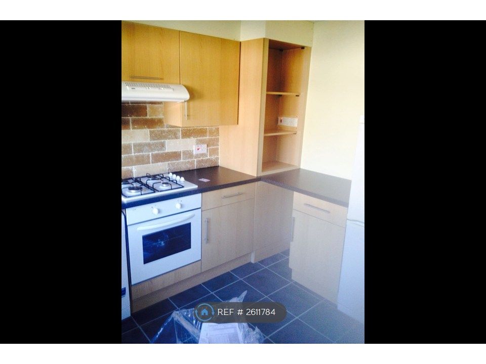 Property photo 2 of 7 Kitchen